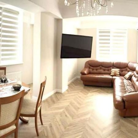Very Large Apartment For Family! On Milestiu! Кишинів Екстер'єр фото